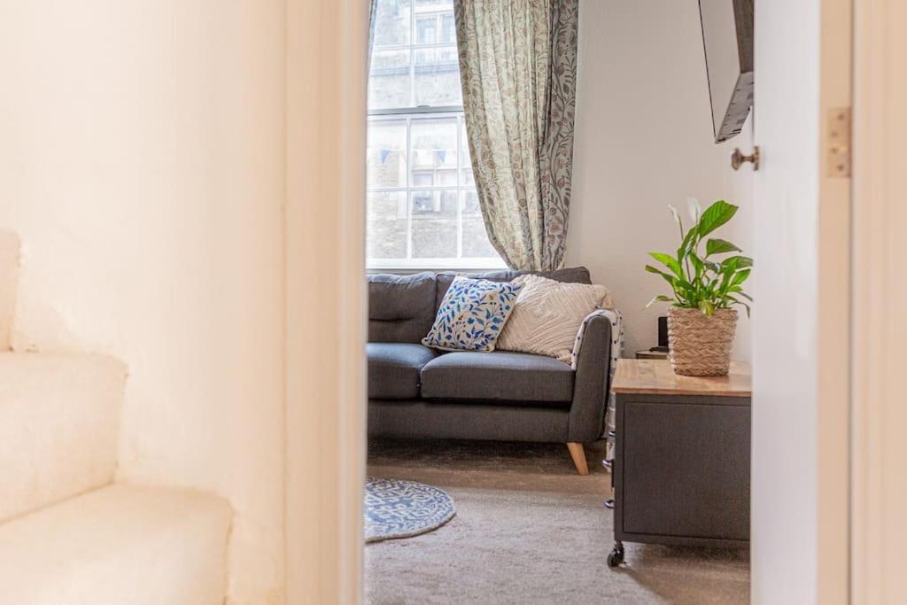 Light And Central Apartment Above Knead Bakery تيتبري المظهر الخارجي الصورة