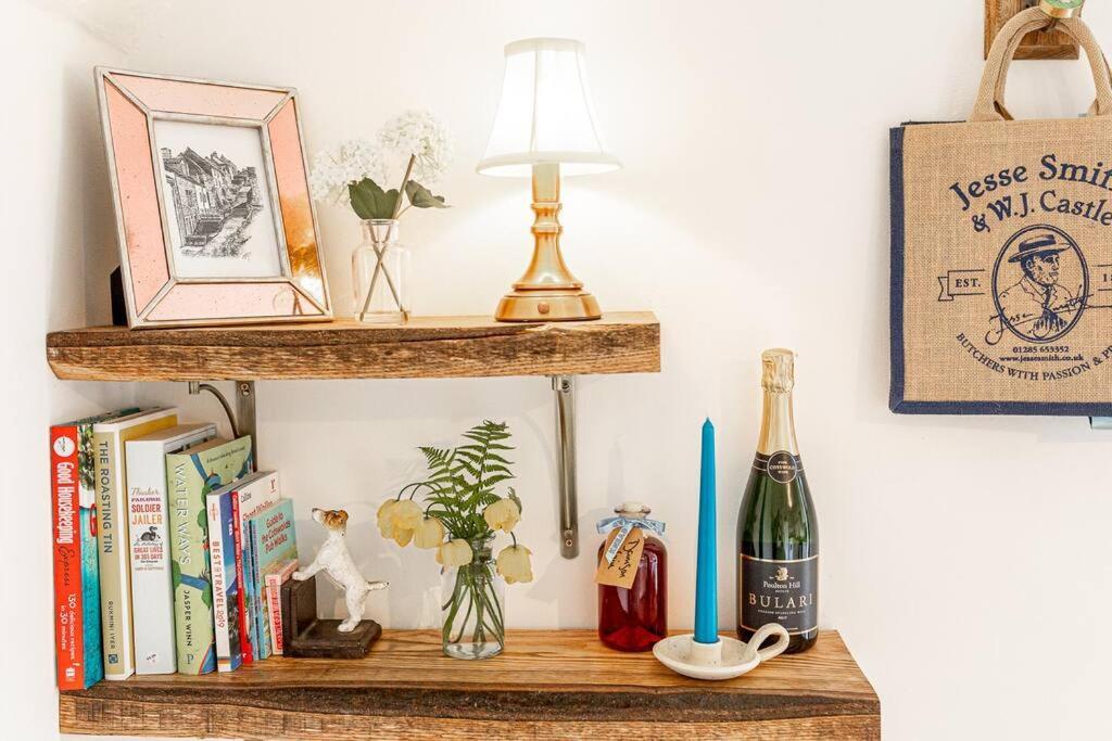 Light And Central Apartment Above Knead Bakery تيتبري المظهر الخارجي الصورة